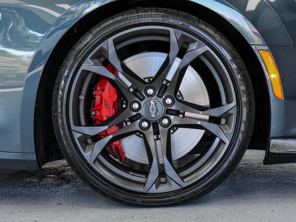 Used 2022 Chevrolet Camaro SS RWD image 8