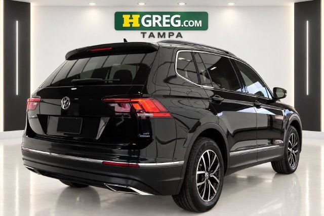 Used 2021 Volkswagen Tiguan SE w/ Panoramic Sunroof Package FWD image 6
