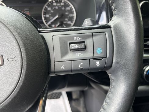 Used 2024 Nissan Pathfinder SL AWD/4WD image 27