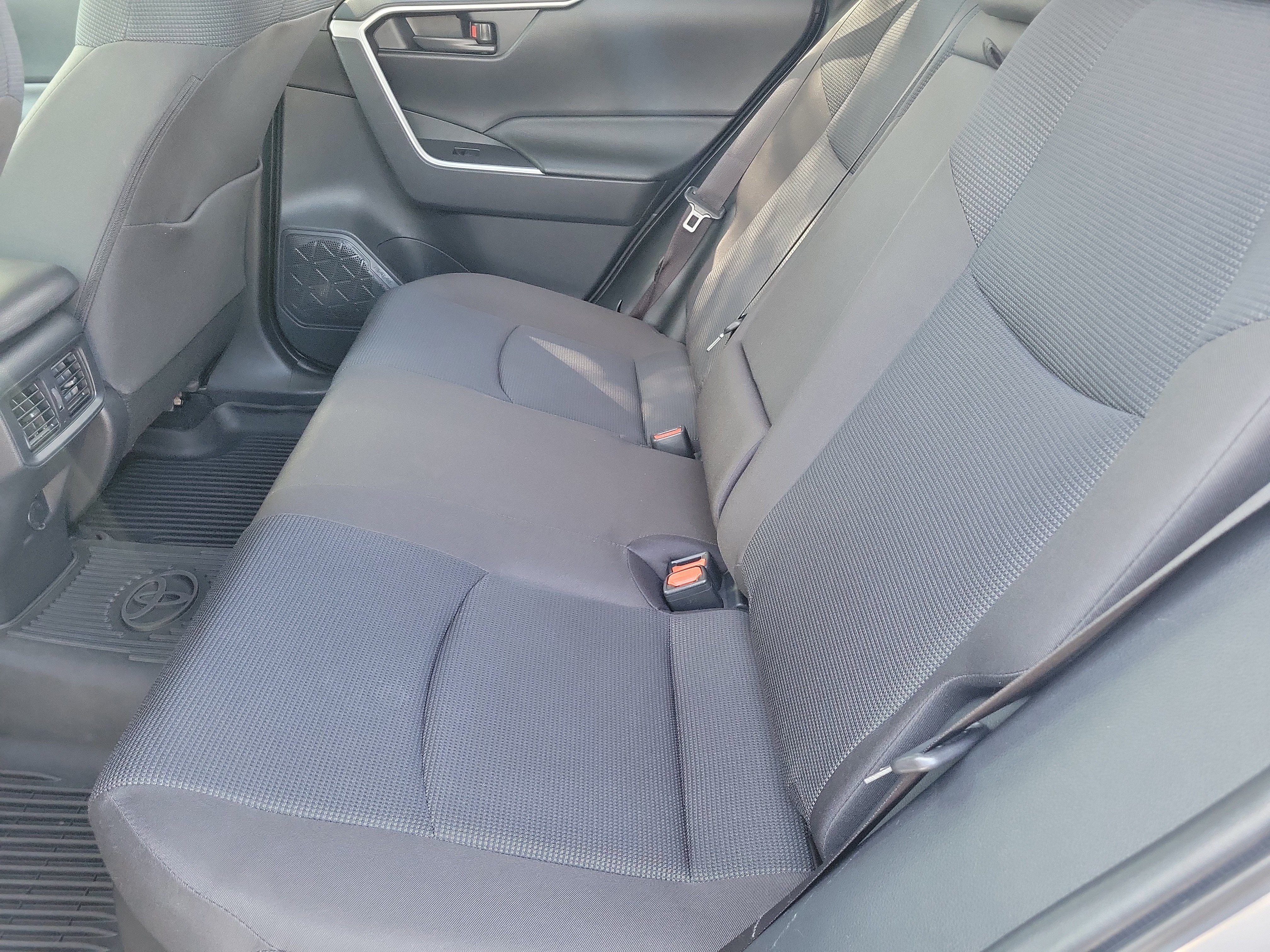 Used 2025 Toyota RAV4 LE AWD/4WD image 12