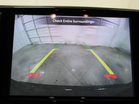 Used 2023 Chrysler Pacifica Touring-L FWD image 56