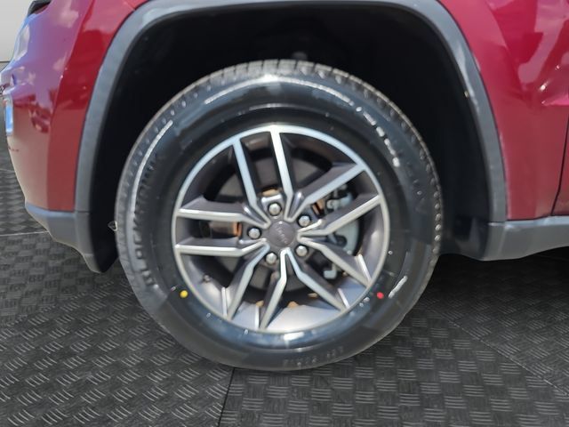 Used 2022 Jeep Grand Cherokee Limited AWD/4WD image 37