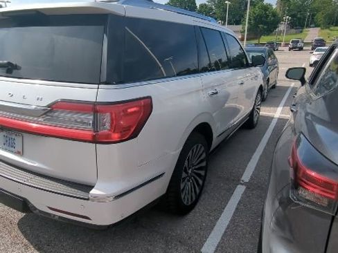 Used 2018 Lincoln Navigator Reserve w/ Technology Package AWD/4WD image 6
