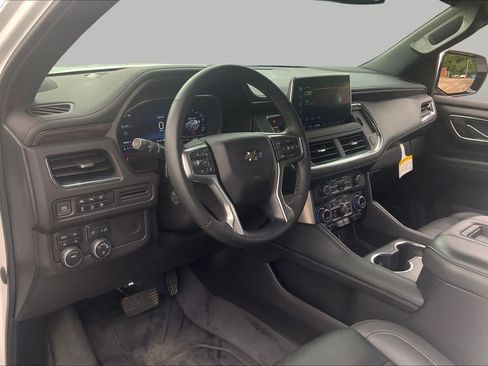 Used 2023 Chevrolet Tahoe Z71 w/ Luxury Package AWD/4WD image 18