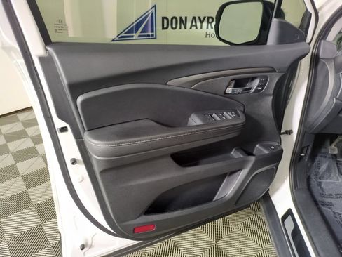 Certified 2025 Honda Ridgeline RTL image 14