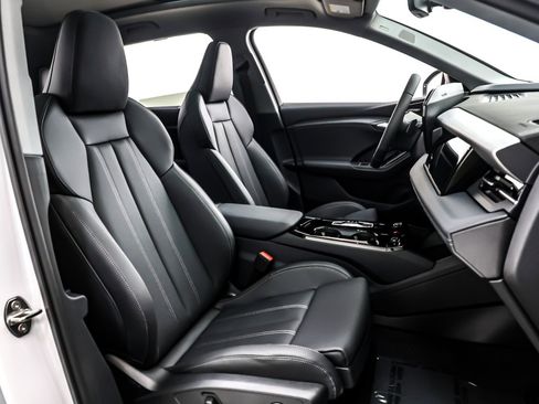 New 2025 Audi Q6 e-tron Premium Plus image 7