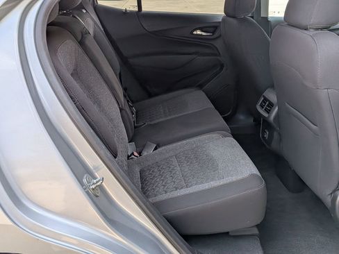 Used 2022 Chevrolet Equinox LT FWD image 24