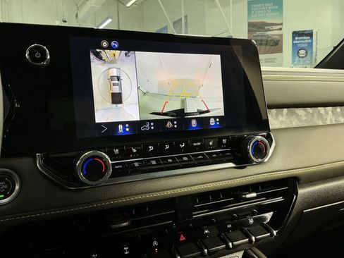 Used 2025 Chevrolet Colorado ZR2 w/ Technology Package image 27