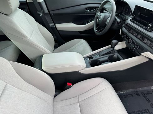 Used 2023 Honda Accord LX image 13