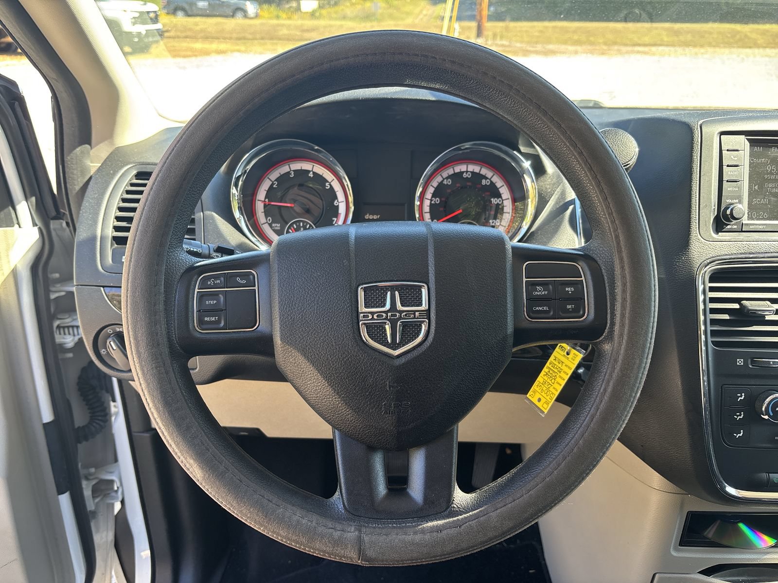 Used 2019 Dodge Grand Caravan SE w/ UConnect Hands-Free Group FWD image 17