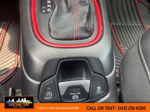 Used 2020 Jeep Compass Trailhawk image 18