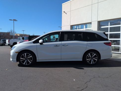 Used 2018 Honda Odyssey Elite image 9
