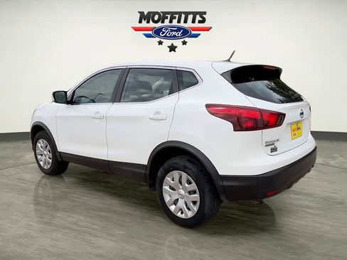 Used 2018 Nissan Rogue Sport S image 3