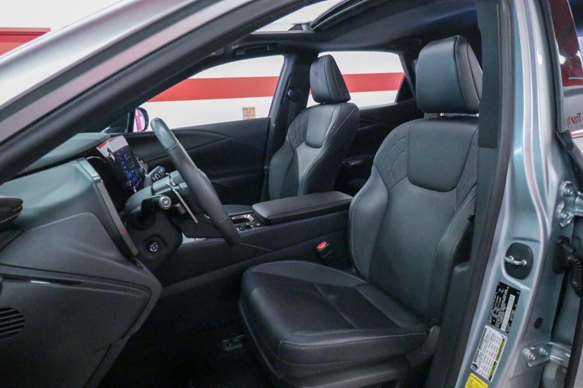 Used 2023 Lexus RX 350 Premium w/ Accessory Package (Z1) FWD image 10