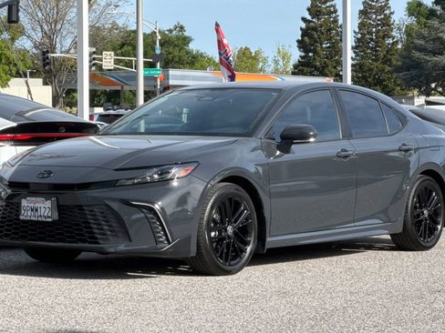 Certified 2025 Toyota Camry SE w/ Convenience Package image 7