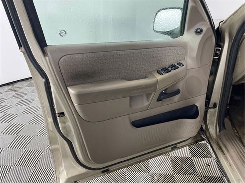 Used 2004 Ford Explorer XLS image 11