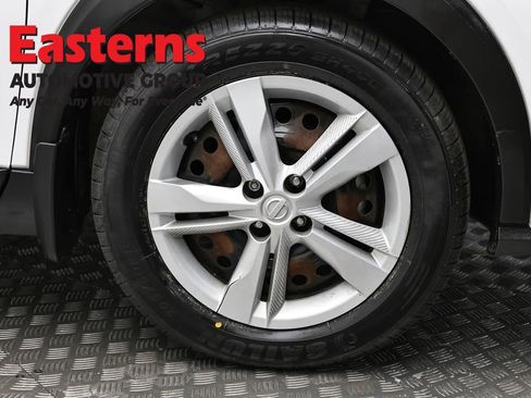 Used 2021 Nissan Kicks S image 31