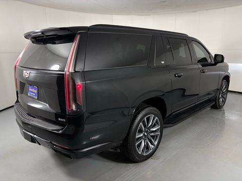 Used 2023 Cadillac Escalade ESV Sport image 8