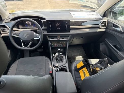 New 2026 Volkswagen Taos SE AWD/4WD image 8