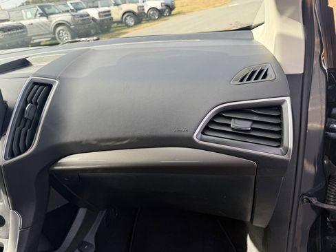 Used 2024 Ford Edge SEL w/ Convenience Package image 33