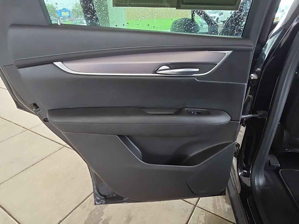 Used 2017 Cadillac XT5 Luxury w/ Driver Awareness Package FWD image 15