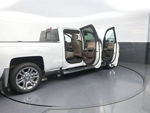 Used 2018 Chevrolet Silverado 1500 LTZ Z71 w/ LTZ Plus Package AWD/4WD image 45