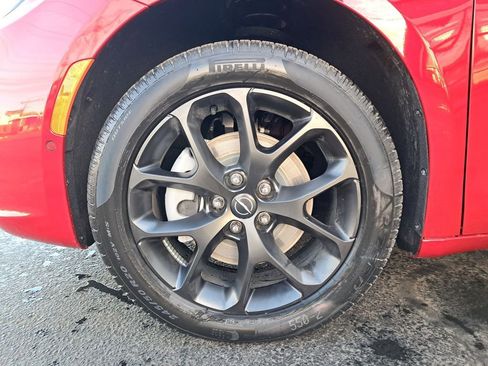 New 2026 Chrysler Pacifica Limited w/ Uconnect Theater Family Group image 29