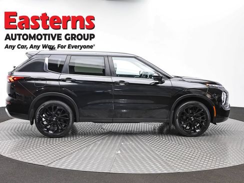 Used 2024 Mitsubishi Outlander SE AWD/4WD image 4