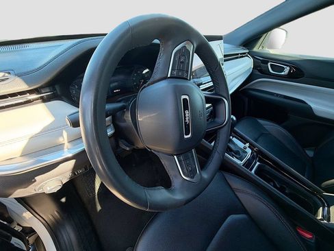 Used 2024 Jeep Compass Limited AWD/4WD image 10