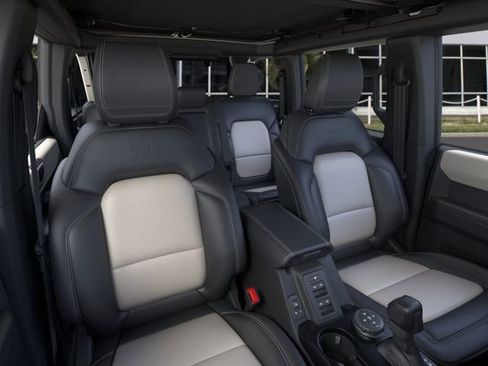 New 2026 Ford Bronco Outer Banks w/ Sasquatch Package AWD/4WD image 10