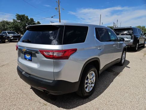 Used 2021 Chevrolet Traverse LS FWD image 8