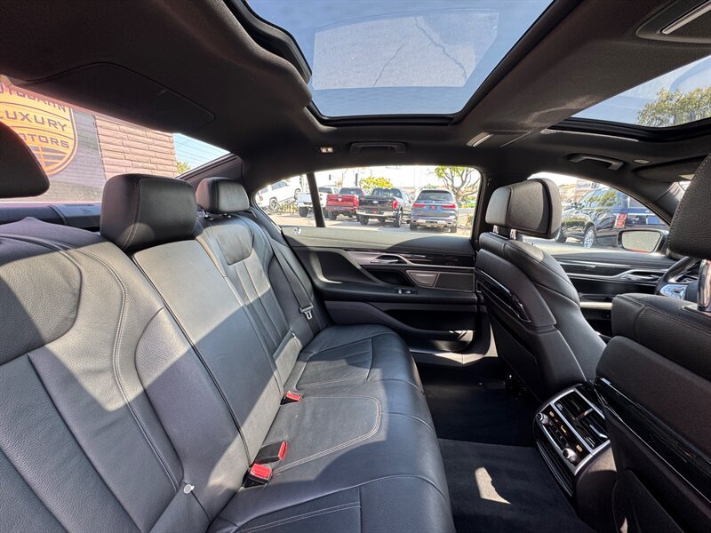 Used 2019 BMW 740i w/ M Sport Package RWD image 40