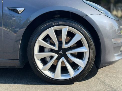 Used 2019 Tesla Model 3 Long Range image 17