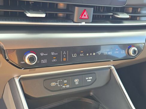 New 2026 Kia Carnival FWD image 25