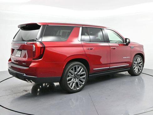 Used 2025 GMC Yukon Denali Ultimate AWD/4WD image 7