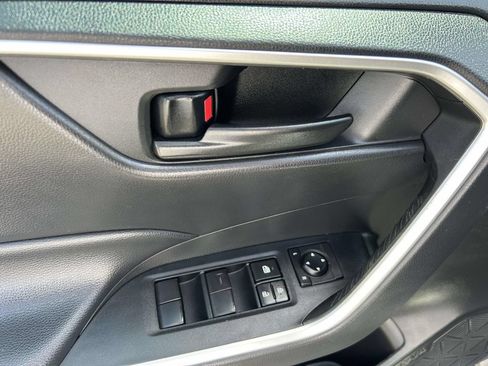 Used 2023 Toyota RAV4 LE FWD image 17