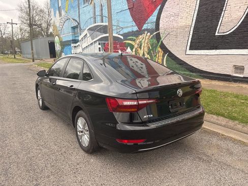 Used 2019 Volkswagen Jetta S image 4