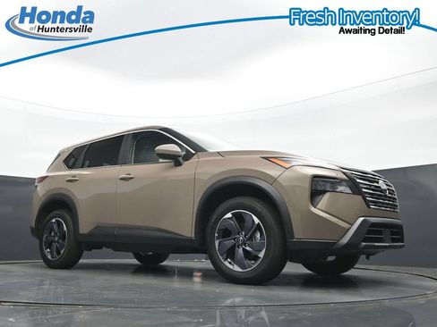 Used 2025 Nissan Rogue SV FWD image 22