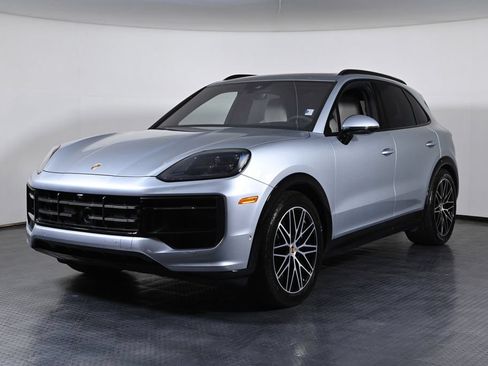 Certified 2025 Porsche Cayenne GTS AWD/4WD image 1