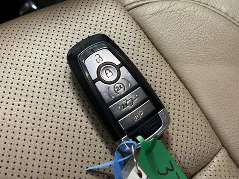 Used 2018 Ford F150 Lariat image 28