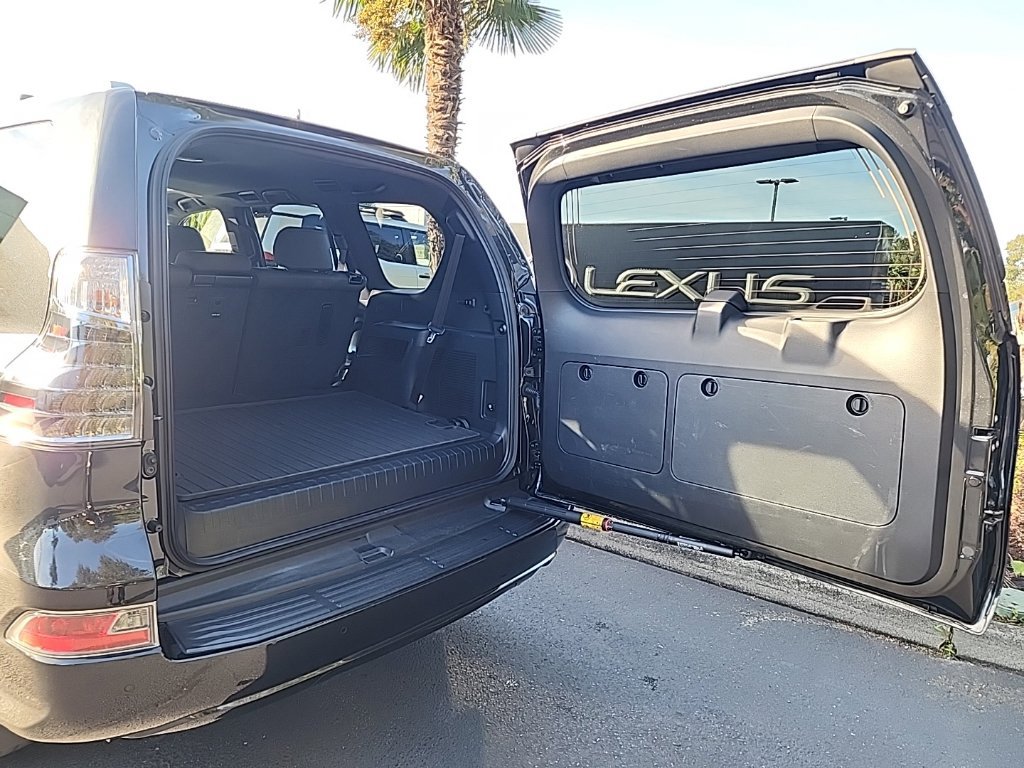 Certified 2023 Lexus GX 460 Premium w/ Premium Package AWD/4WD image 16