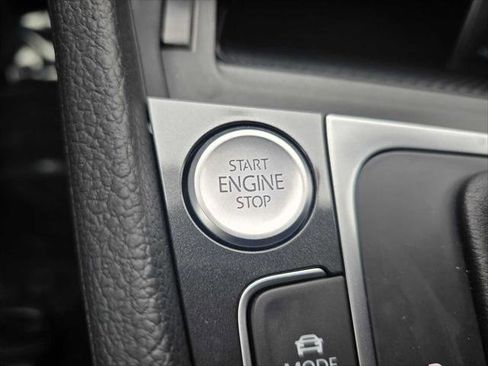 Used 2019 Volkswagen e-Golf SE w/ Driver Assistance Package FWD image 34