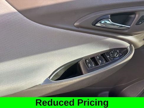 Used 2021 Chevrolet Malibu LT image 13