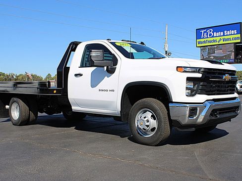 Used 2025 Chevrolet Silverado 3500 W/T w/ WT Convenience Package image 3