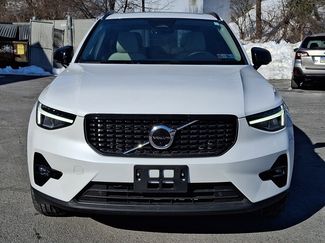 Used 2023 Volvo XC40 B5 Plus video 2