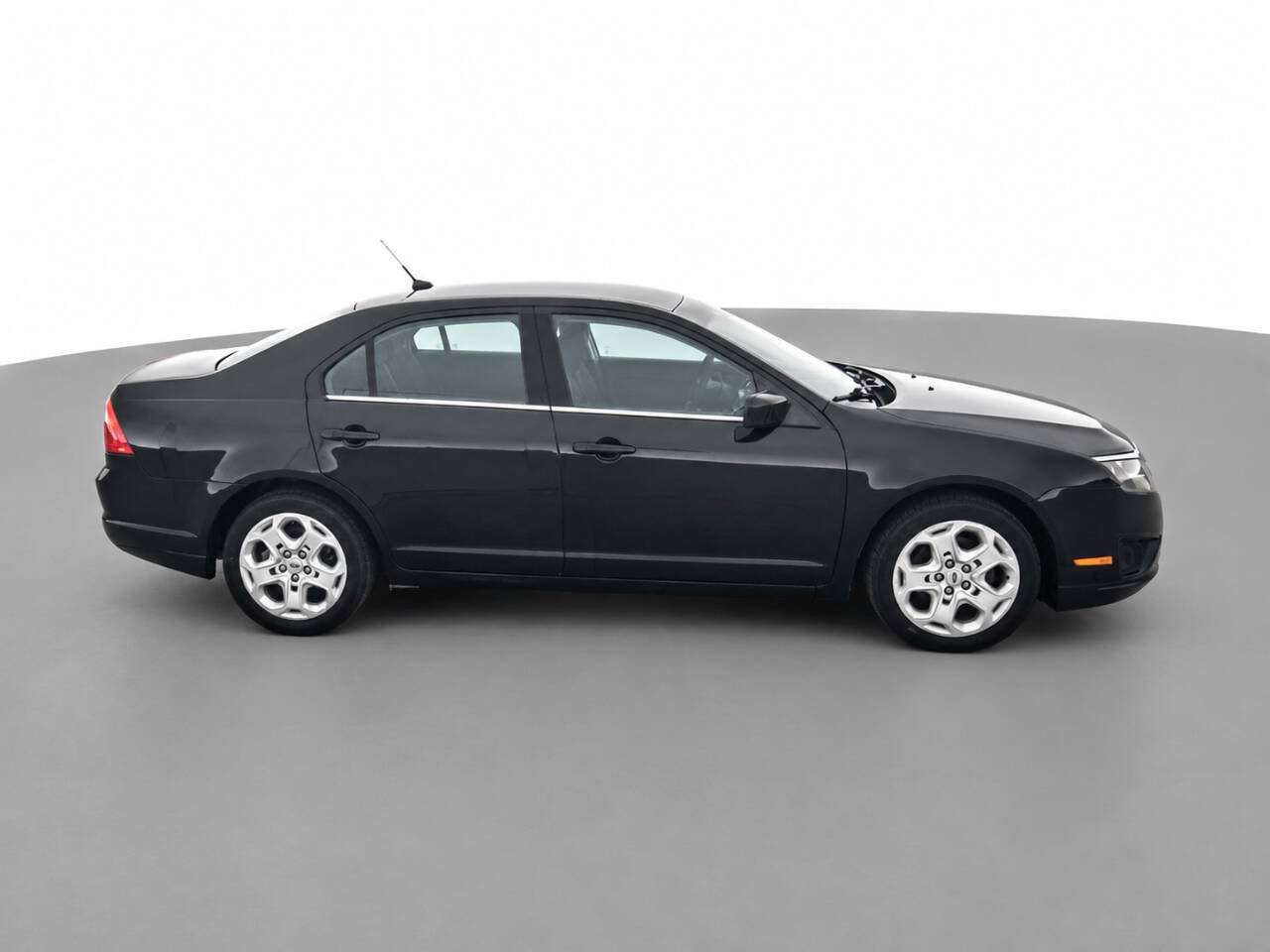 Used 2010 Ford Fusion SE FWD image 4