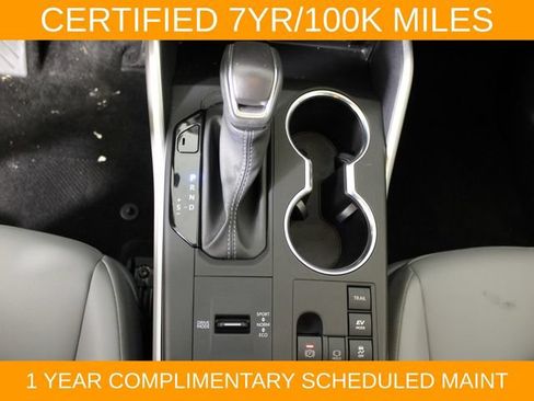 Used 2024 Toyota Highlander XLE AWD/4WD image 27