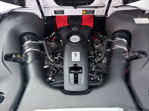 Used 2023 Ferrari F8 Tributo RWD image 28