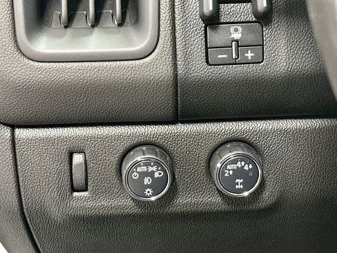 Used 2018 Chevrolet Colorado LT w/ Luxury Package, Chrome AWD/4WD image 12