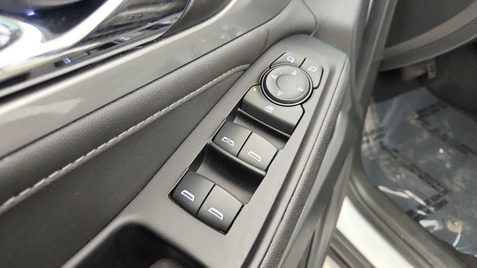 Used 2023 Chevrolet Traverse LT FWD image 22